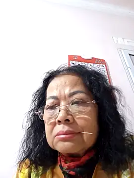 Hotestlove online show from November 3, 2025, 11:22 am