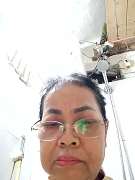 Hotestlove online show from January 15, 2026, 10:35 pm