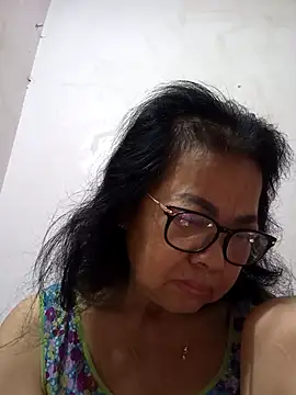 Hotestlove online show from April 15, 2026, 10:32 pm