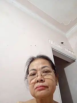 Snapshot of Hotestlove chatting on May 31, 2026, 10:22 pm Hotestlove online show from May 31, 2026, 10:22 pm
