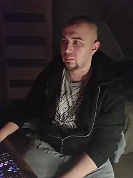 Foxyshaved online show from February 13, 2026, 5:14 am