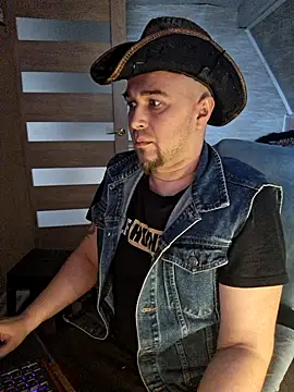 Foxyshaved online show from March 25, 2026, 7:58 am