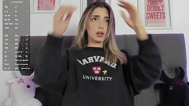 IsadoraGalle  online show from February 20, 2026, 11:27 pm