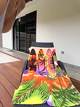 Snapshot of emma4xxx chatting on February 7, 2025, 7:38 pm emma4xxx online show from February 7, 2025, 7:38 pm