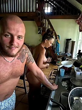 Snapshot of emma4xxx chatting on March 7, 2025, 7:49 pm emma4xxx online show from March 7, 2025, 7:49 pm