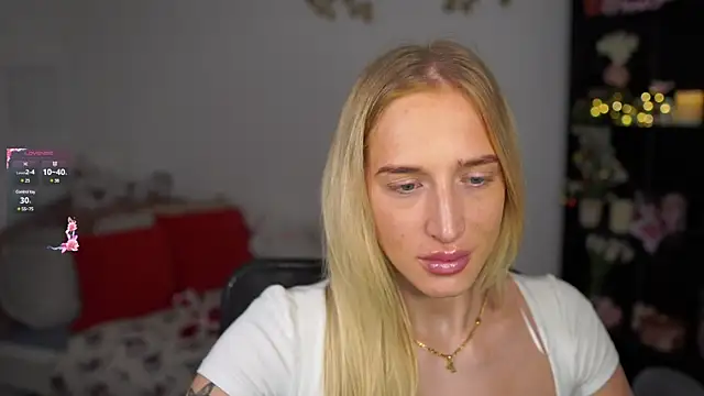 Nicolette  Shea  online show from December 31, 2024, 8:04 am