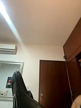 Snapshot of ZarahEvans chatting on October 30, 2025, 7:58 pm ZarahEvans online show from October 30, 2025, 7:58 pm