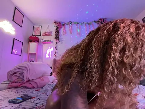 VixenCapri online show from November 22, 2025, 5:12 pm