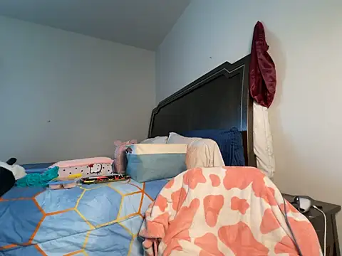 VixenCapri online show from December 22, 2025, 6:38 pm