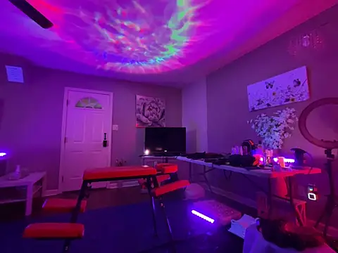 VixenCapri online show from March 13, 2026, 9:54 pm