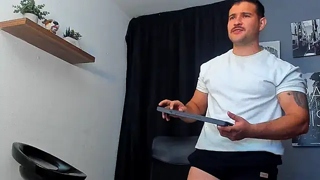Snapshot of AndrewDiaz chatting on July 22, 2026, 8:17 am AndrewDiaz online show from July 22, 2026, 8:17 am