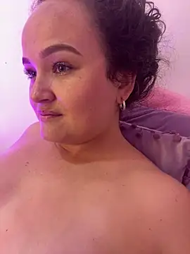 kattypinkk online show from January 17, 2025, 5:00 am