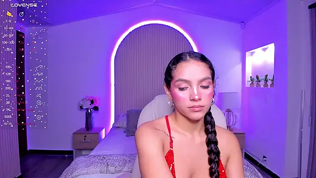 Snapshot of anahi_curlie1 chatting on January 15, 2025, 3:43 am anahi curlie1 online show from January 15, 2025, 3:43 am