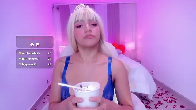 Snapshot of anahi_curlie1 chatting on February 15, 2025, 8:00 am anahi curlie1 online show from February 15, 2025, 8:00 am