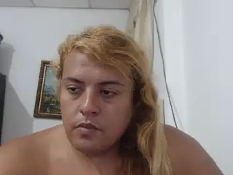 Snapshot of KIARAMARSHALLWELLZ chatting on January 3, 2025, 4:44 am KIARAMARSHALLWELLZ online show from January 3, 2025, 4:44 am