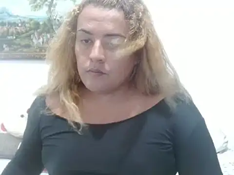 Snapshot of KIARAMARSHALLWELLZ chatting on January 20, 2025, 11:43 pm KIARAMARSHALLWELLZ online show from January 20, 2025, 11:43 pm