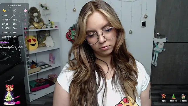 Snapshot of Valery7rose_ chatting on December 5, 2024, 12:08 am Valery7rose online show from December 5, 2024, 12:08 am