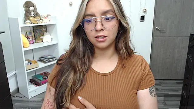 Snapshot of Valery7rose_ chatting on January 14, 2025, 10:55 pm Valery7rose online show from January 14, 2025, 10:55 pm