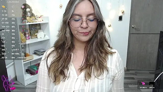 Snapshot of Valery7rose_ chatting on January 18, 2025, 1:19 am Valery7rose online show from January 18, 2025, 1:19 am