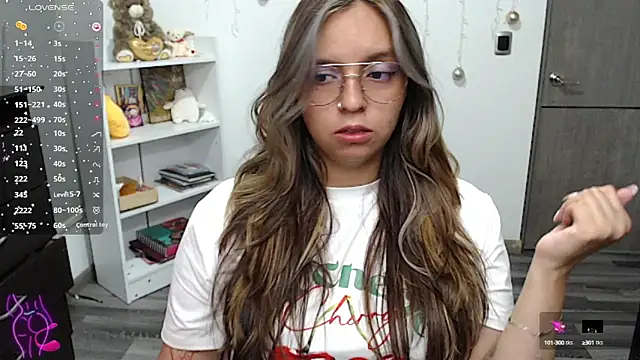 Snapshot of Valery7rose_ chatting on January 21, 2025, 1:39 am Valery7rose online show from January 21, 2025, 1:39 am