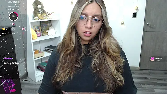 Snapshot of Valery7rose_ chatting on January 28, 2025, 10:01 pm Valery7rose online show from January 28, 2025, 10:01 pm
