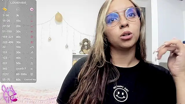 Snapshot of Valery7rose_ chatting on February 9, 2025, 9:17 pm Valery7rose online show from February 9, 2025, 9:17 pm