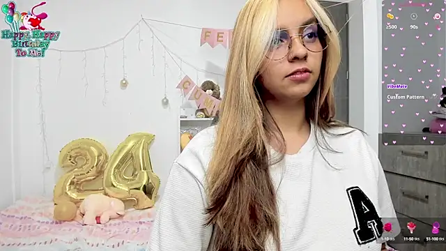 Snapshot of Valery7rose_ chatting on February 18, 2025, 9:42 pm Valery7rose online show from February 18, 2025, 9:42 pm