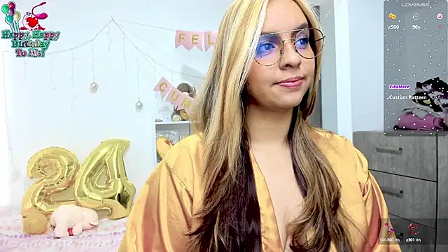 Snapshot of Valery7rose_ chatting on February 20, 2025, 3:41 pm Valery7rose online show from February 20, 2025, 3:41 pm
