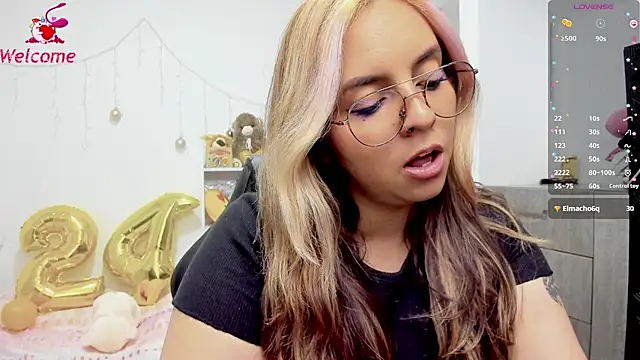 Snapshot of Valery7rose_ chatting on March 2, 2025, 10:27 pm Valery7rose online show from March 2, 2025, 10:27 pm
