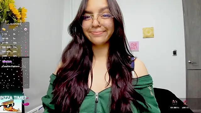Snapshot of Valery7rose_ chatting on September 18, 2025, 9:39 pm Valery7rose online show from September 18, 2025, 9:39 pm