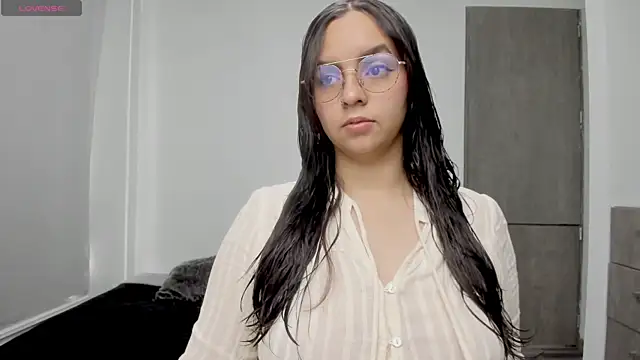 Snapshot of Valery7rose_ chatting on October 9, 2025, 2:59 pm Valery7rose online show from October 9, 2025, 2:59 pm