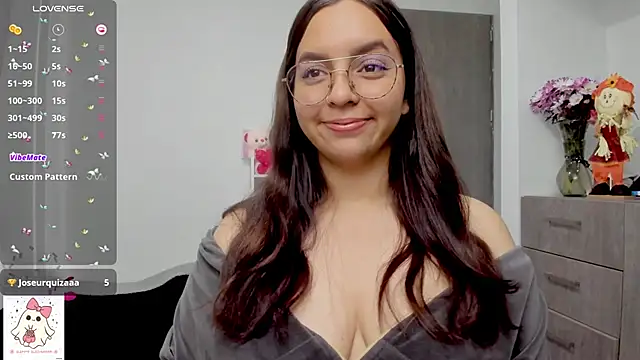 Snapshot of Valery7rose_ chatting on October 14, 2025, 2:40 pm Valery7rose online show from October 14, 2025, 2:40 pm