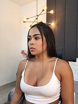 JuanaSimons online show from January 4, 2025, 11:06 pm