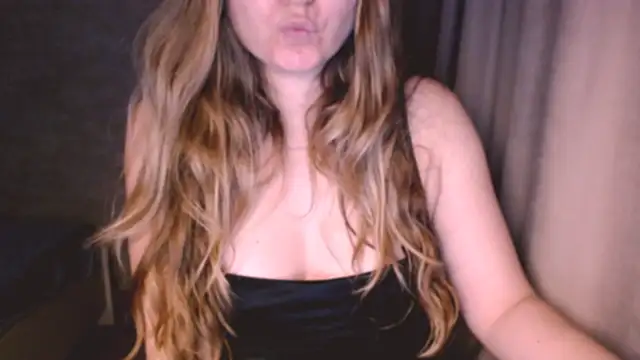 Snapshot of fiona_cute_2 chatting on October 19, 2025, 7:36 pm fiona cute 2 online show from October 19, 2025, 7:36 pm