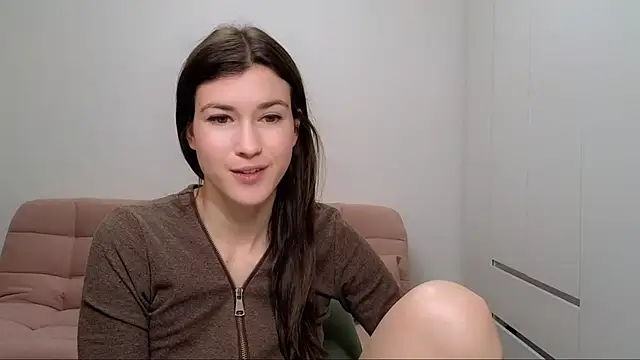 Snapshot of AliciaNewell chatting on December 18, 2024, 7:58 am AliciaNewell online show from December 18, 2024, 7:58 am