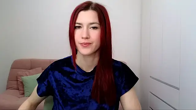 Snapshot of AliciaNewell chatting on September 20, 2025, 8:15 am AliciaNewell online show from September 20, 2025, 8:15 am