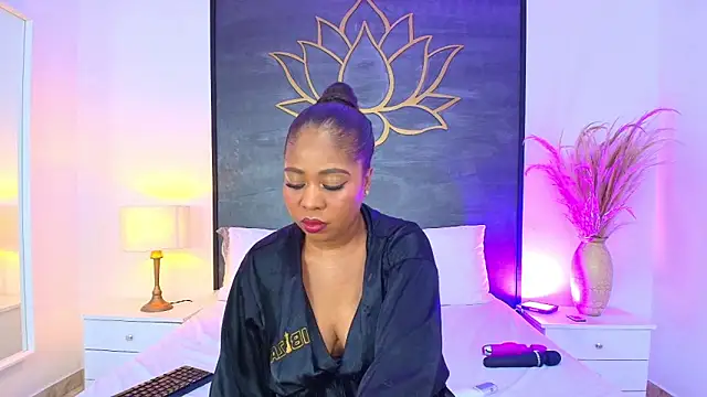 AlisonTravis online show from April 11, 2026, 7:29 pm