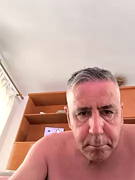 parejamlga58 online show from October 26, 2025, 3:07 pm