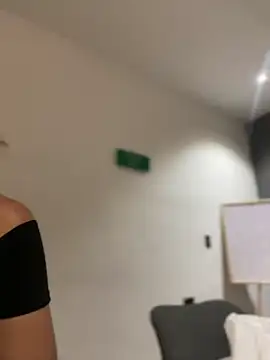 Snapshot of Emilia_Bakerr chatting on February 7, 2025, 6:24 pm Emilia Bakerr online show from February 7, 2025, 6:24 pm