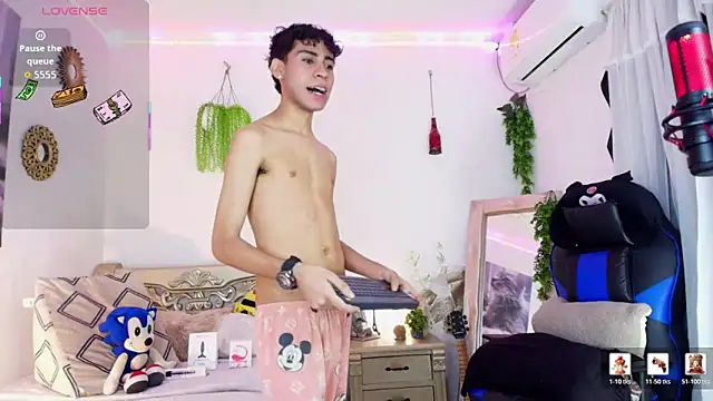 huge armound online show from March 29, 2026, 2:00 am