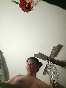 sweetkitty111 online show from January 21, 2025, 4:10 am