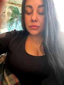 DaisyStreet online show from November 3, 2025, 8:59 am