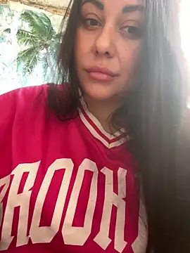 DaisyStreet online show from November 13, 2025, 9:52 am