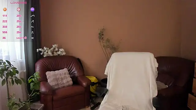 KaylaLaine online show from April 3, 2026, 7:17 am