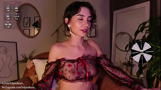 Snapshot of JulietteDee chatting on February 7, 2025, 10:20 pm JulietteDee online show from February 7, 2025, 10:20 pm