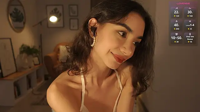 Snapshot of JulietteDee chatting on November 3, 2025, 9:59 pm JulietteDee online show from November 3, 2025, 9:59 pm