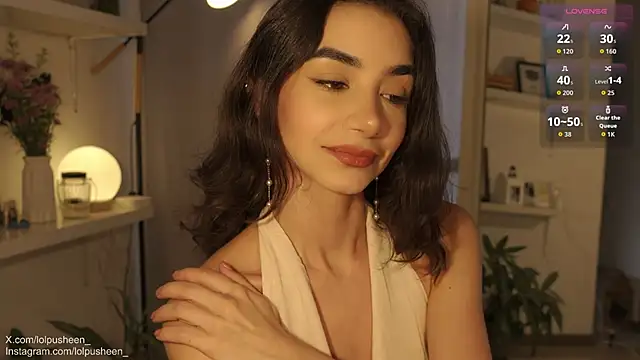 Snapshot of JulietteDee chatting on November 6, 2025, 10:21 pm JulietteDee online show from November 6, 2025, 10:21 pm