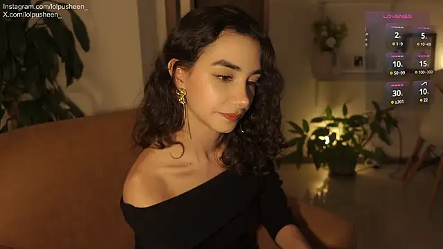 Snapshot of JulietteDee chatting on January 9, 2026, 10:44 pm JulietteDee online show from January 9, 2026, 10:44 pm