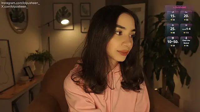 Snapshot of JulietteDee chatting on January 12, 2026, 10:15 pm JulietteDee online show from January 12, 2026, 10:15 pm