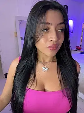 lucianaroy online show from November 8, 2025, 6:07 pm